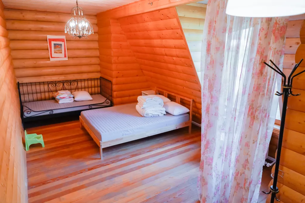 Огромная фамильная усадьба с баней на берегу водохранилища