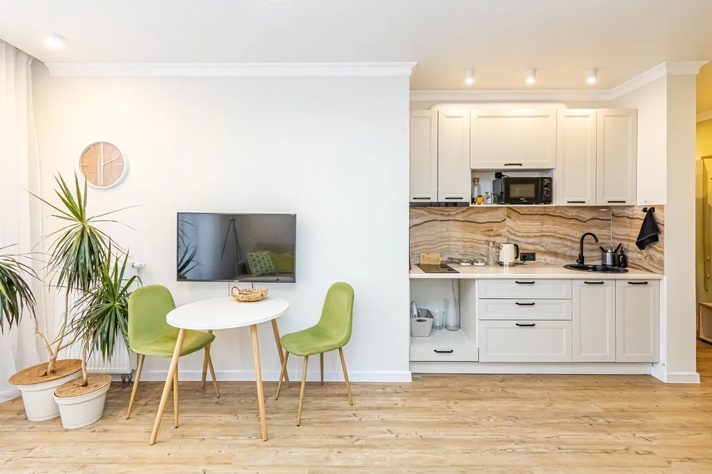 Стильная студия в доме комфорт класса с шикарным видом