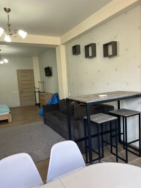 Этаж под ключ двухкомнатный с отдельным входом со своей терассой