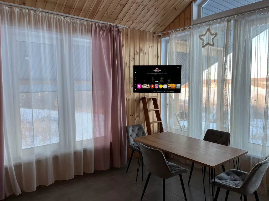 Домик у реки