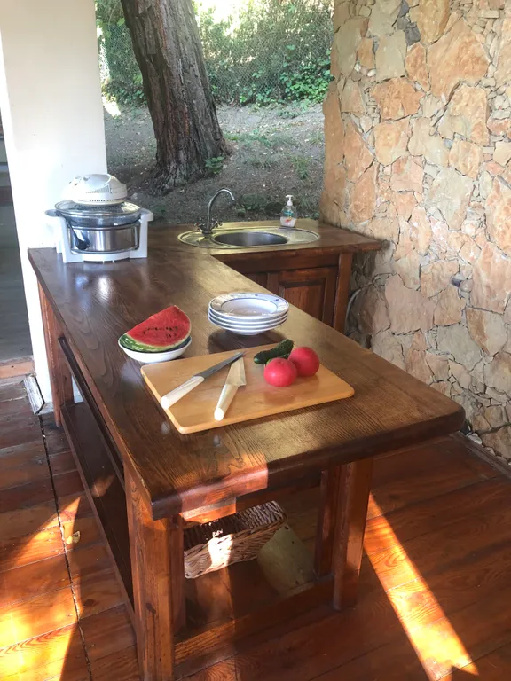 Два дома на море с бассейном и садом