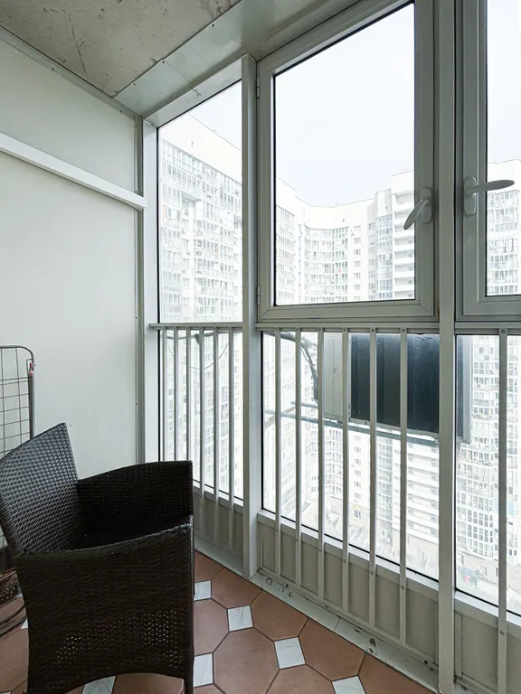 Студия возле ТЦ Мега