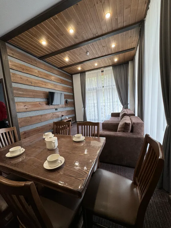 Студия и спальня с панорамными окнами