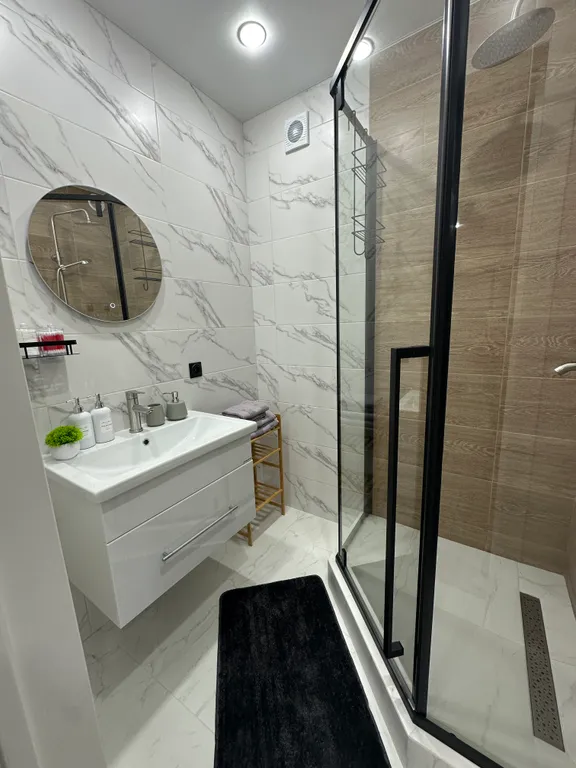 Квартира  с двумя раздельными комнатами, у подножья горы.