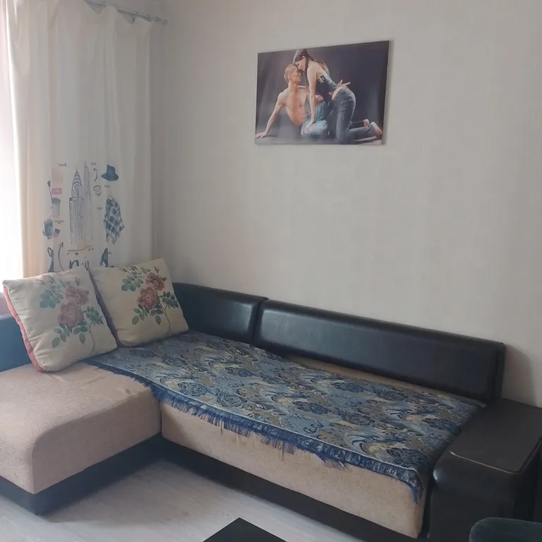 Дом комфорт класса с огороженной территорией