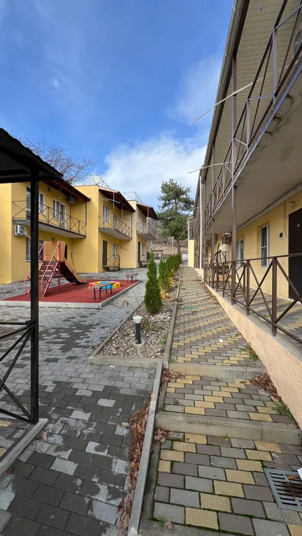 Евродвушка с отдeльной спальней и кухней с диваном