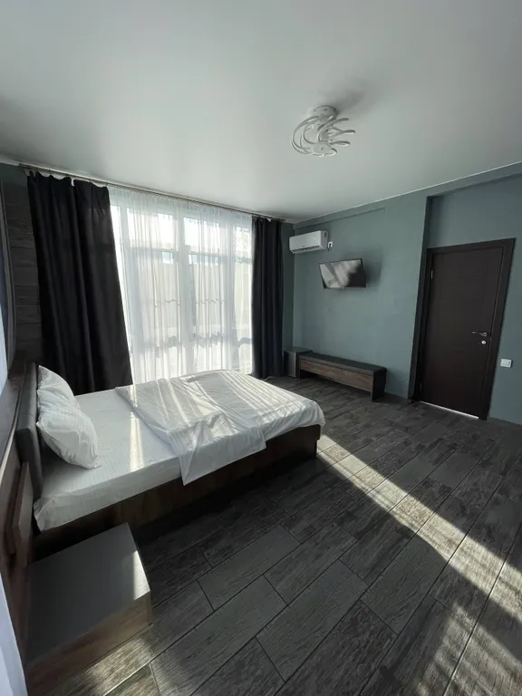 Дом с подогреваемым бассейном и 5 спальнями