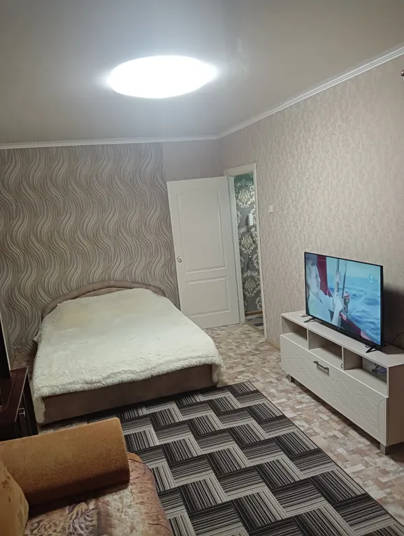 Чистая квартира с новым ремонтом рядом с ТЦ Космос