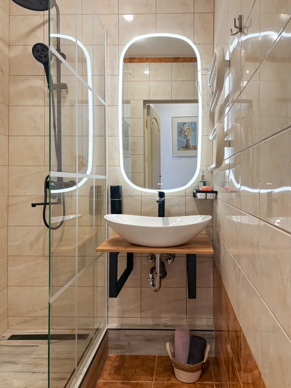 Квартира художника, 7 минут до пляжа, свободная парковка