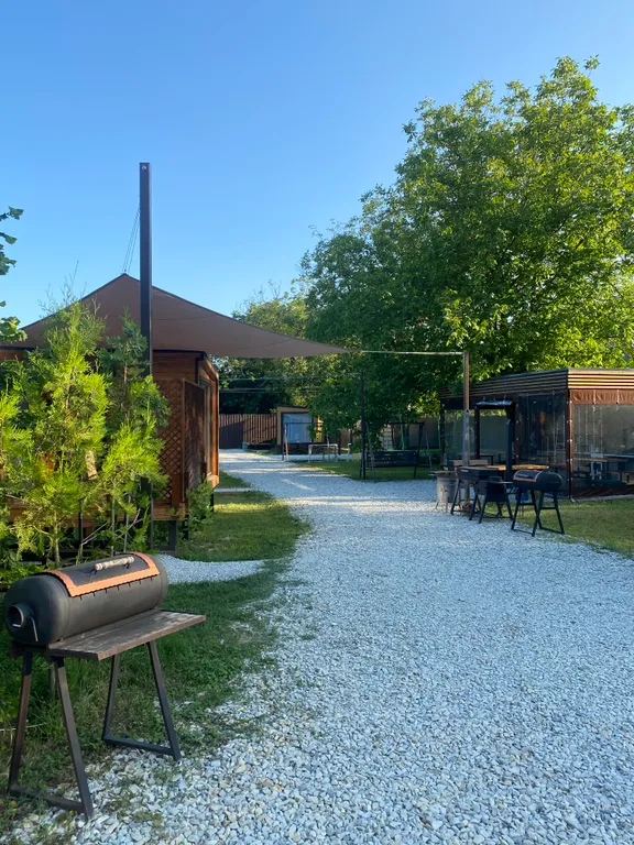 Глэмпинг Берег Леса рядом с лесом у реки Пшада вблизи Чёрного моря