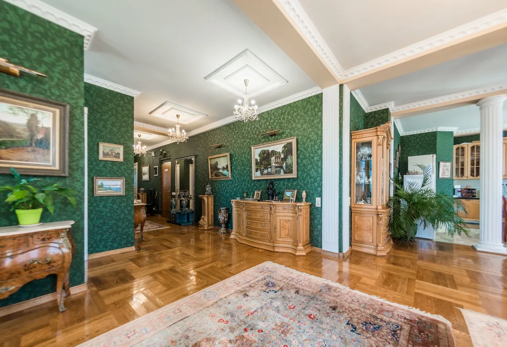 Пентхаус с бассейном и видом на море