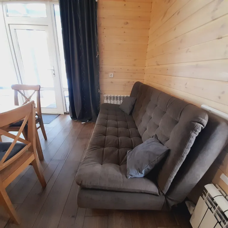 Гостевой дом в сосновом лесу в 15 минутах от курорта Манжерок