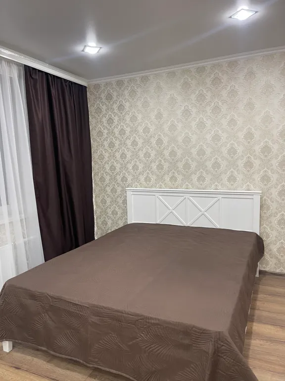 Трехкомнатная новая квартира — аренда посуточно в Каменск-Шахтинский