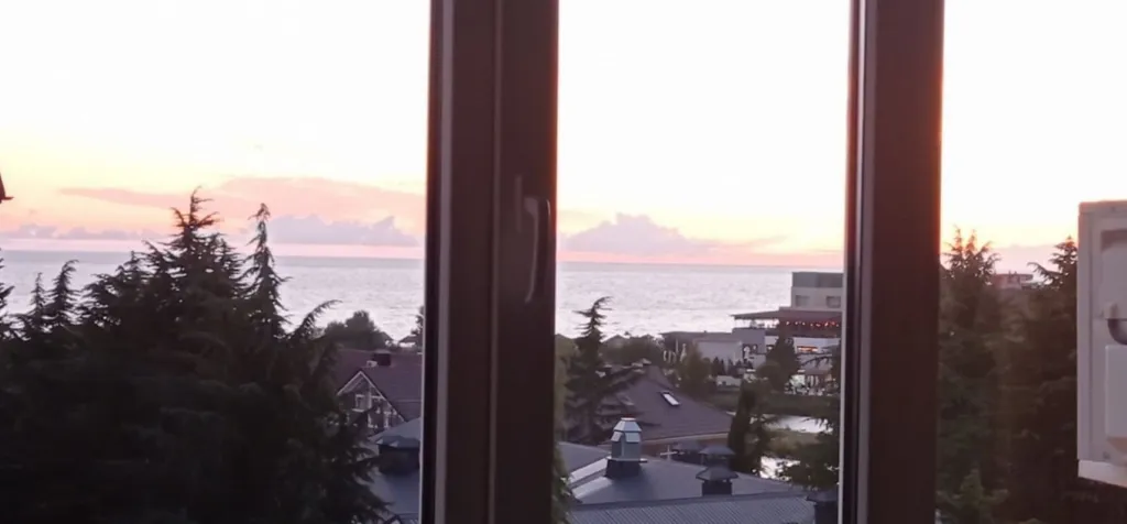 Квартира Квартира Атмосферный апартамент в морском стиле с видом на море в 300м до пляжа — Сириус