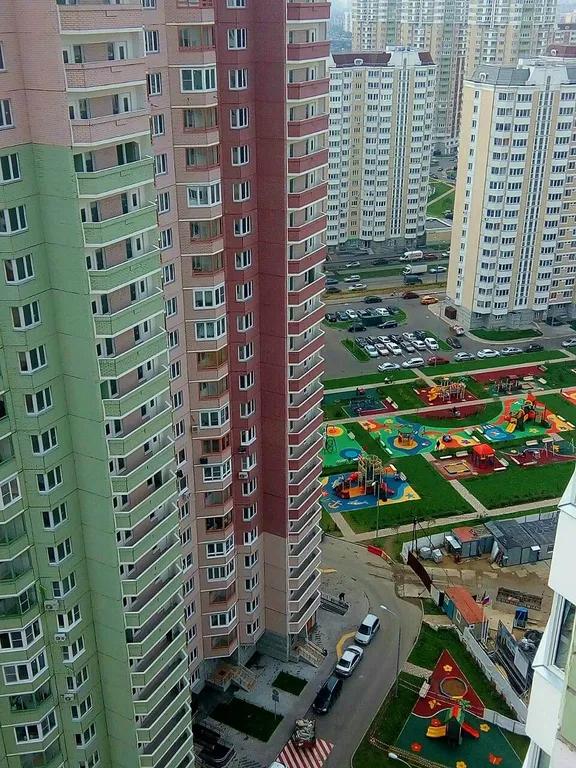 Комната для женщины или девушки рядом с метро
