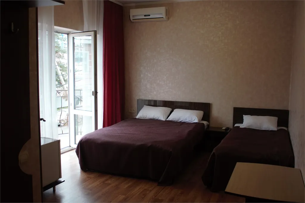 Квартира Квартира Трехместный номер с балконом — Горячий Ключ