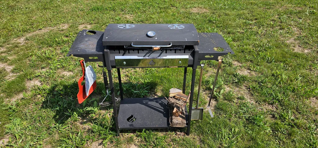 Коттедж Уютный домик на большом участке у озера — Никулино