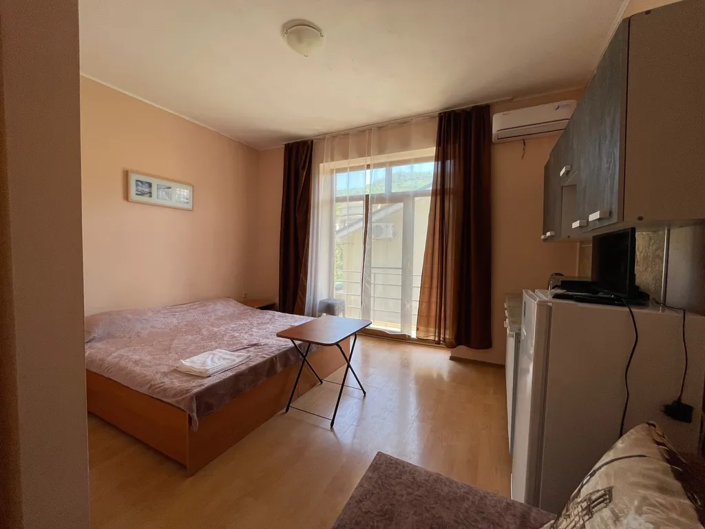 Студия с видом на горы