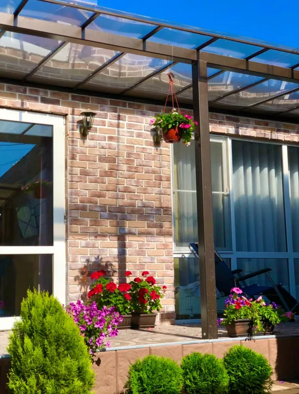 Коттедж Уютный дом с двориком в центре города — аренда посуточно в Владикавказ