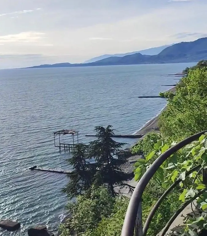 Коттедж Дом для большой семьи — Сухум