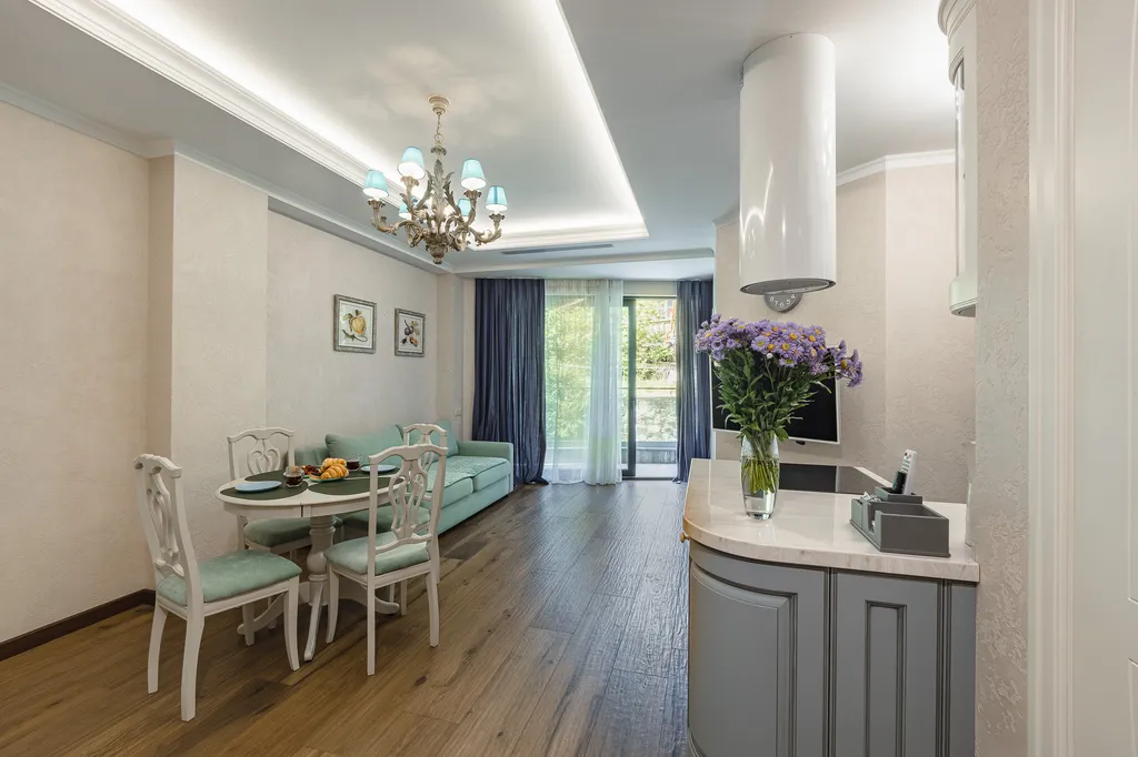 Уютная двухкомнатная квартира с прекрасным ремонтом и большим балконом — аренда посуточно в Ялта