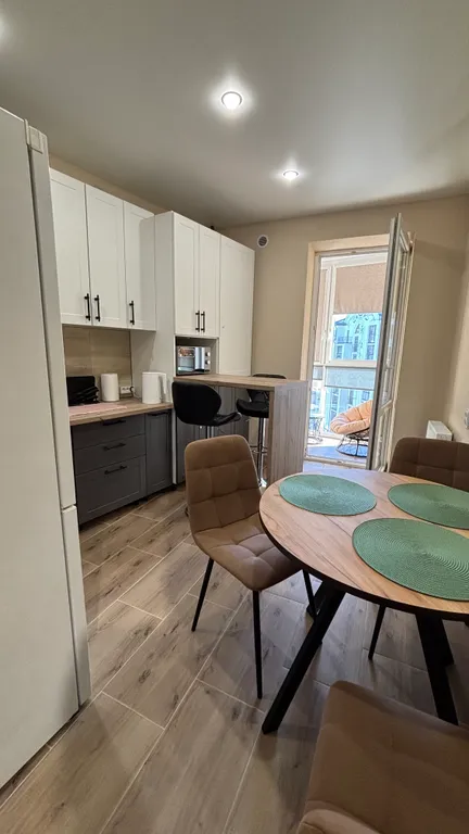 Новая светлая квартира с хорошим ремонтом