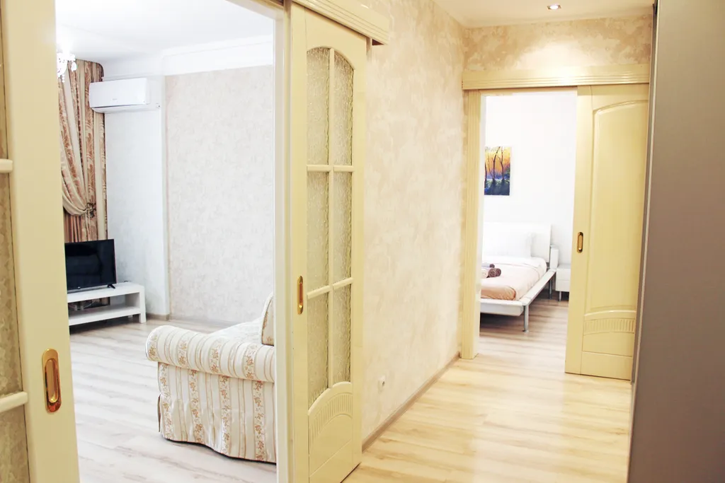 Комфортная квартира с джакузи и итальянской мебелью