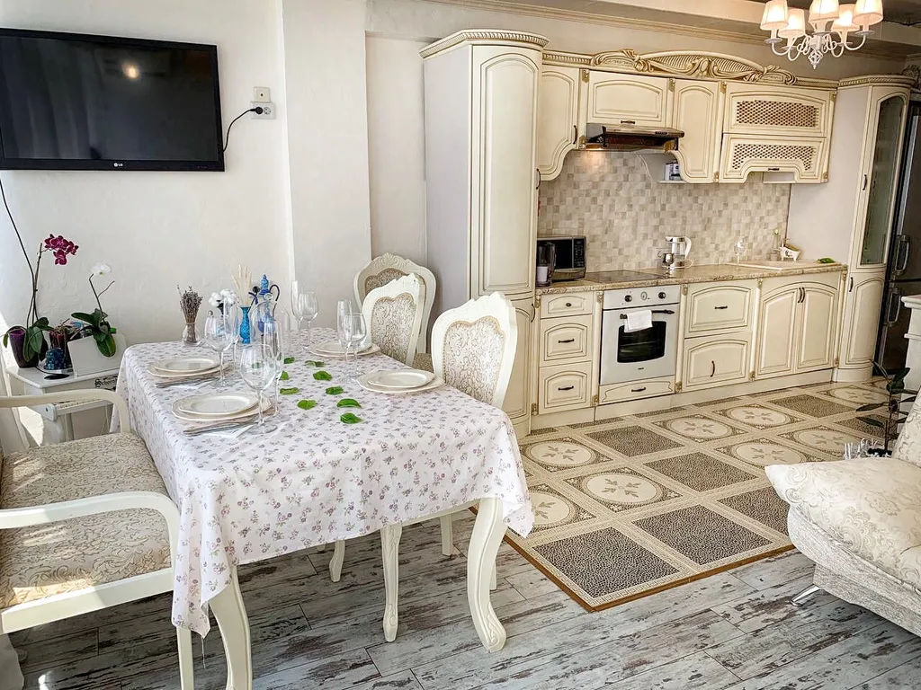 Квартира с видом на море и горы