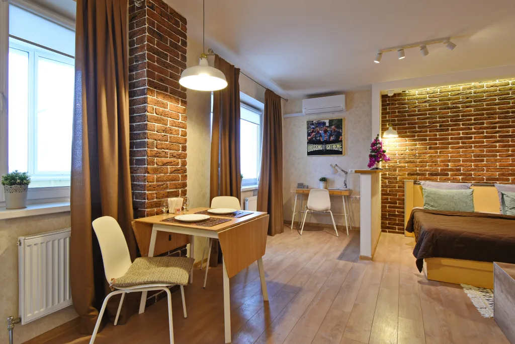 Студия в видом на город