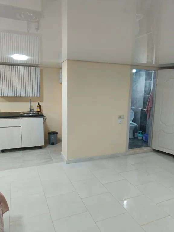 Квартира в доме с райским садом под смотровой площадкой и близ моря