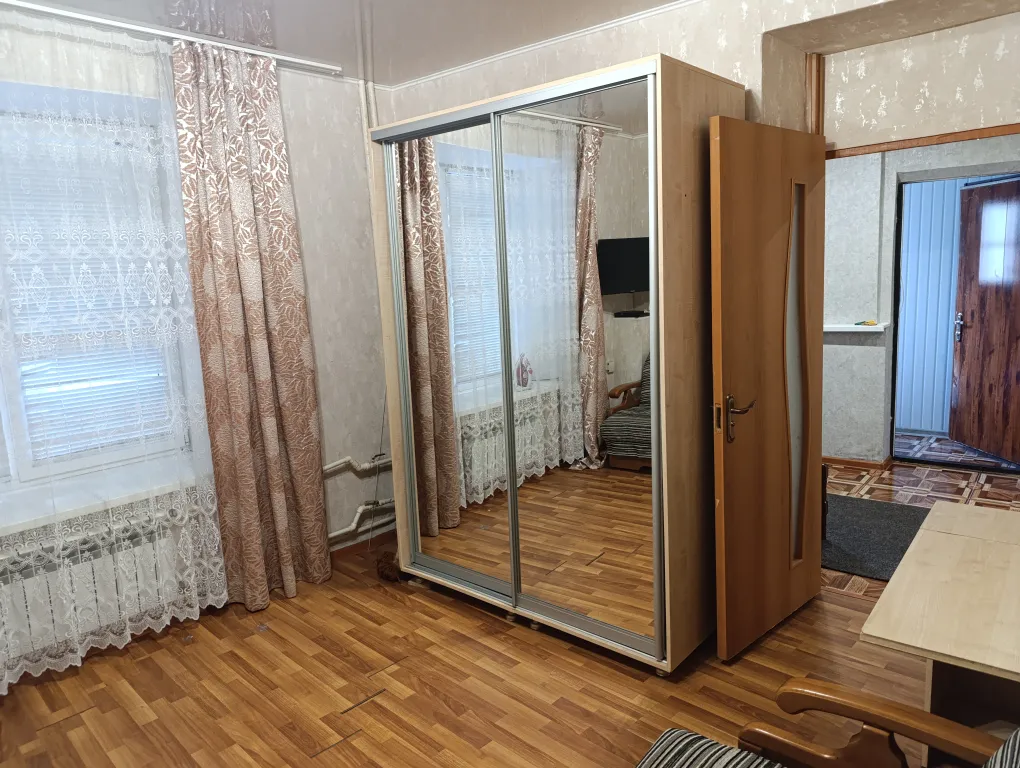 Трёхкомнатная часть дома в самом центре