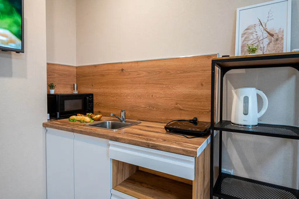 Студия c вау-эффектом в центре с панopaмным балконoм