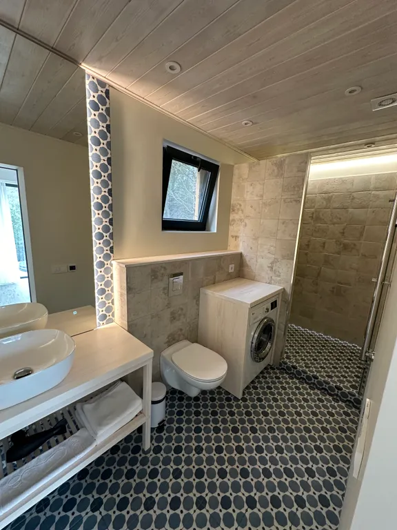 Коттедж с джакузи и видом на горы