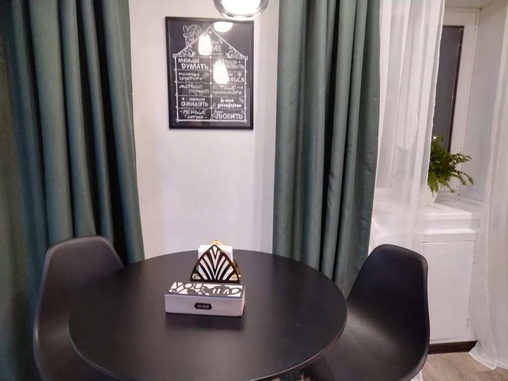 Стильная квартира в центре с видом на Кольский залив