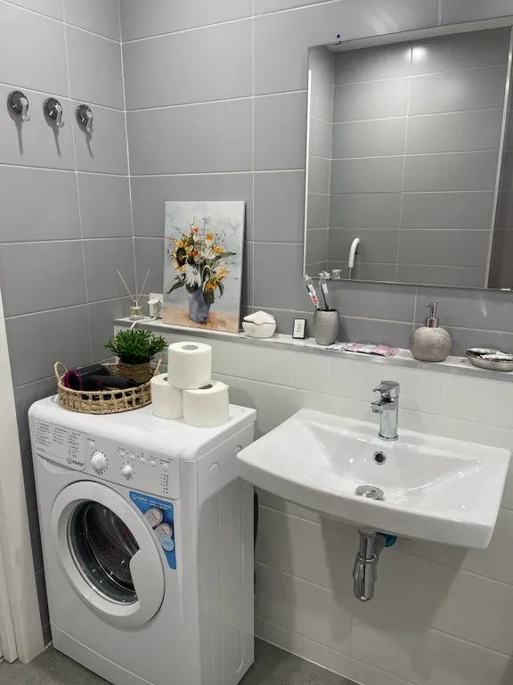 Современная студия с двухспальной кроватью в Люберцах