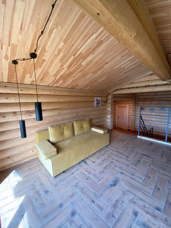 Дом с бассейном