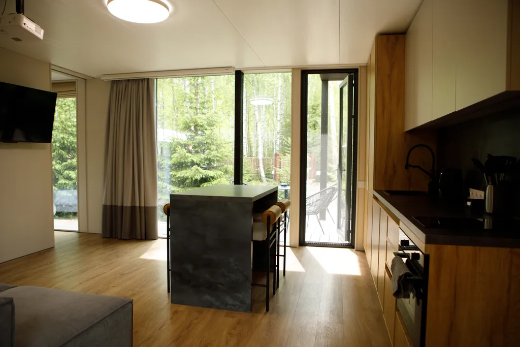 Стильный дом с ванной, горячим чаном и сауной