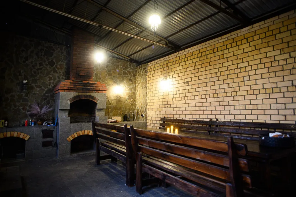 Просторный комфортабельный коттедж в центре города с банным чаном