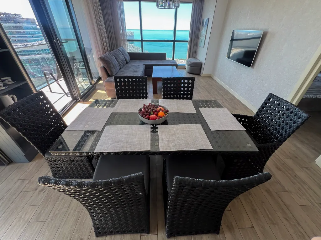 Трехкомнатная квартира c шикарным видом на море, Porta Batumi Tower