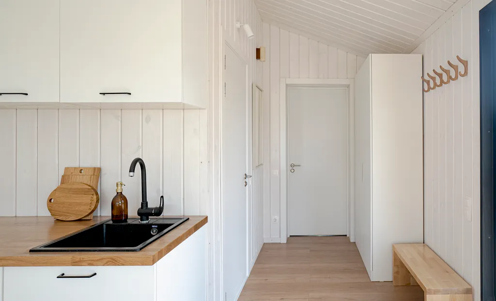 Светлый , гостеприимный гостевой дом Barn Petya