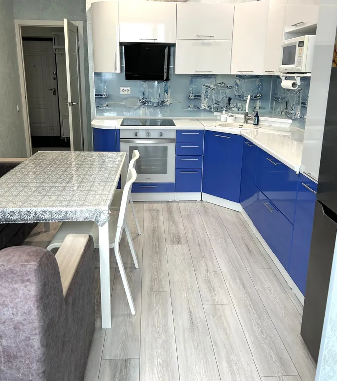 Комфортная квартира в районе Арены Ерофей недалеко от центра города.