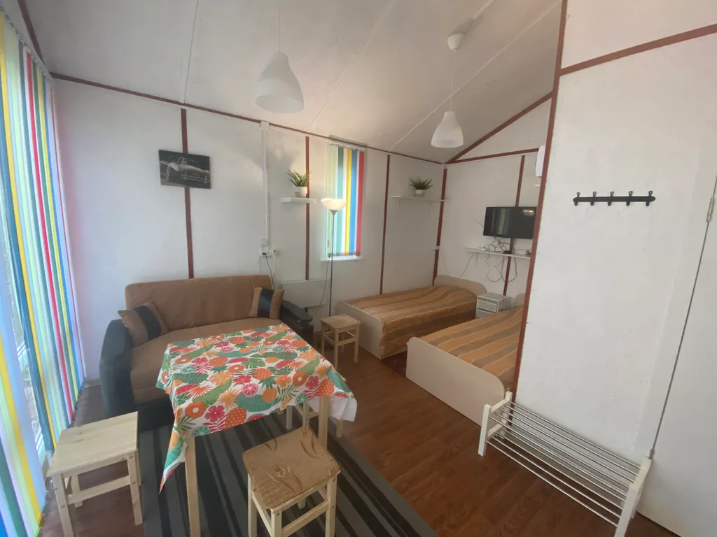 Коттедж Домик Цветочный — Волхов