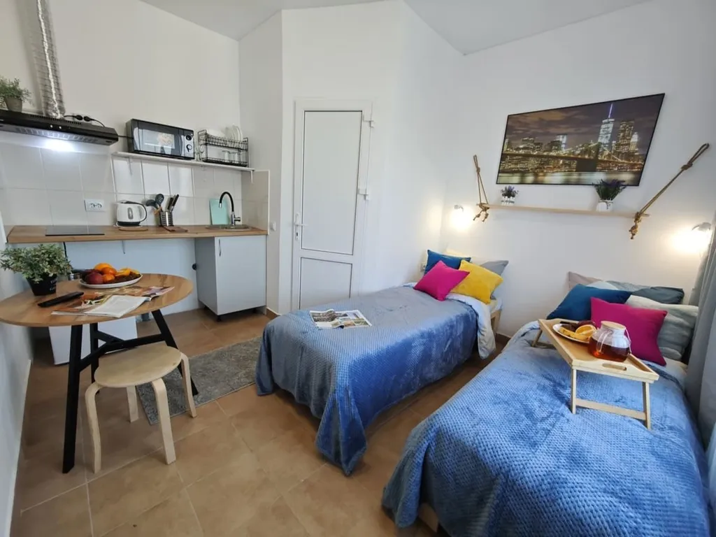 Прекрасная студия с новым ремонтом на двоих гостей