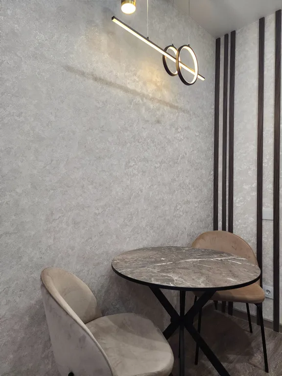 Просторная студия для четырёх человек