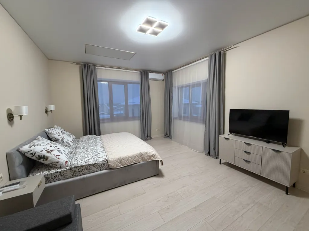 Дом с бассейном и 6 спальнями