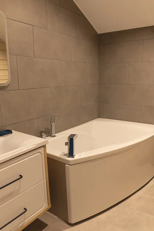 Новый дом с дизайнерским ремонтом