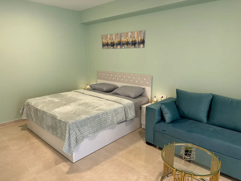 Апартаменты с личным пляжем и бассейном