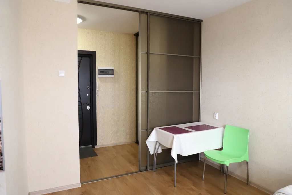 Апартаменты Урал Омская-студия