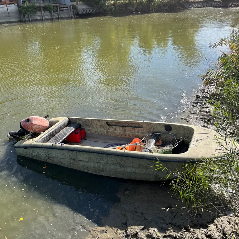 A-Frame на берегу реки, рыбалка с пирсом в Береговом