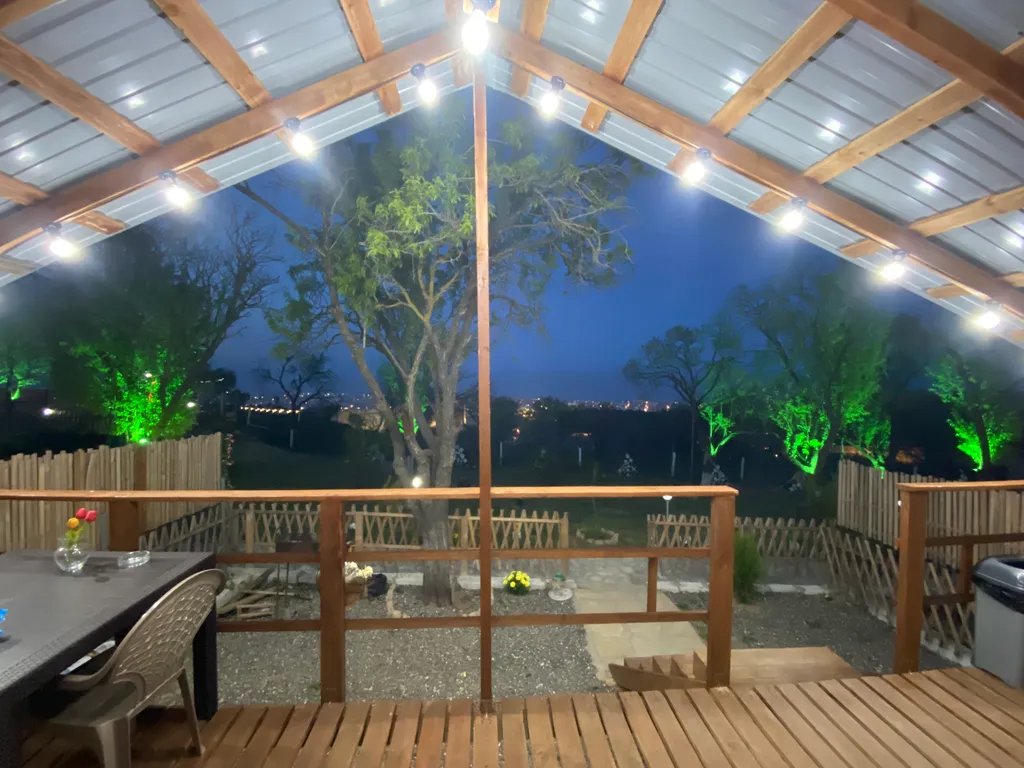 Уютный домик видом на город Дербент 5000 лет и на крепость Нарын-кала